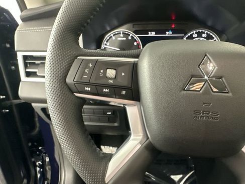 New 2026 Mitsubishi Outlander SE image 25