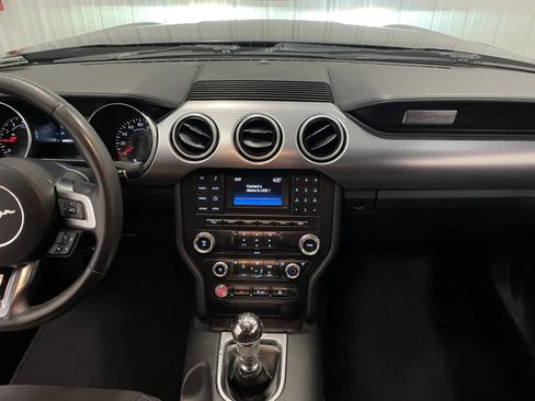 Used 2018 Ford Mustang GT w/ Black Accent Pkg RWD image 26