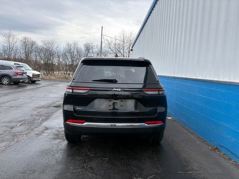 Used 2023 Jeep Grand Cherokee 4WD 4xe image 3