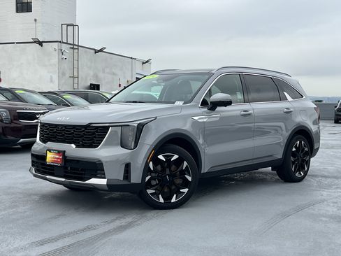 Certified 2024 Kia Sorento SX image 2
