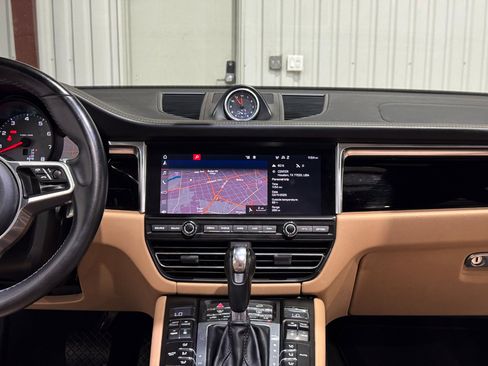 Used 2019 Porsche Macan S image 18