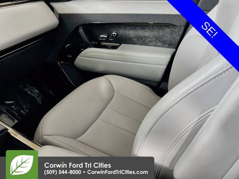 Used 2024 Land Rover Range Rover Sport SE AWD/4WD image 28
