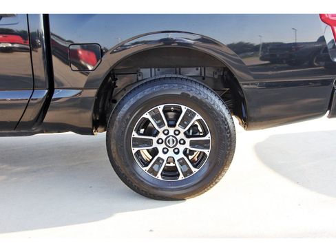 Used 2022 Nissan Titan SV AWD/4WD image 29