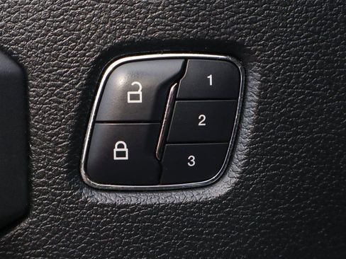 Used 2016 Ford F150 Platinum w/ Equipment Group 701A Luxury image 17