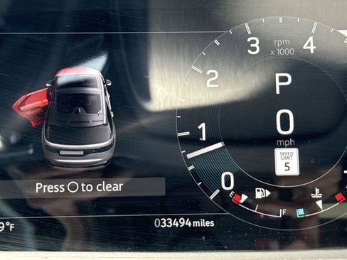 Used 2024 Land Rover Discovery S AWD/4WD image 18