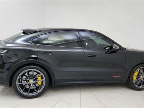 Used 2024 Porsche Cayenne Turbo GT image 6