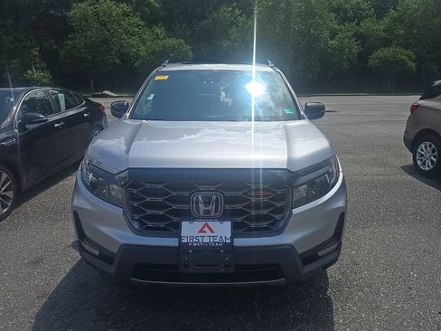 Used 2023 Honda Passport TrailSport image 2