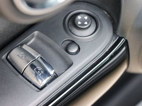 Used 2017 MINI Cooper S image 12