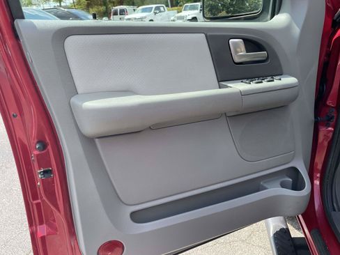 Used 2004 Ford Expedition XLT RWD image 5