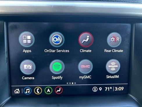 Used 2021 GMC Acadia Denali w/ Denali Technology Package FWD image 28