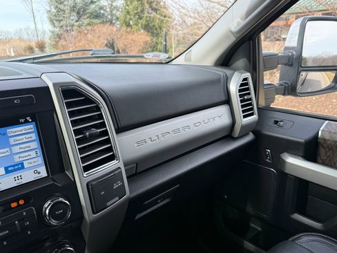 Used 2017 Ford F250 Lariat w/ Lariat Ultimate Package image 20