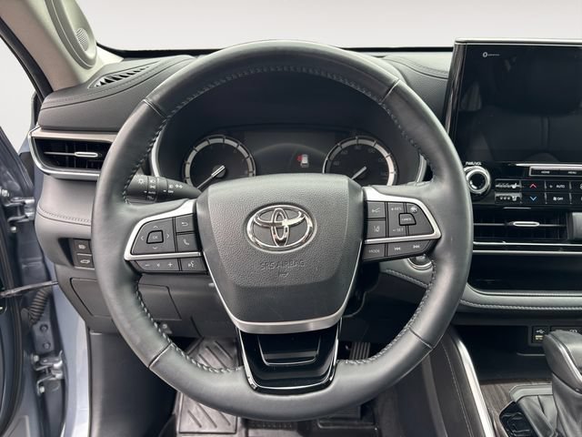 Used 2022 Toyota Highlander Limited AWD/4WD image 13