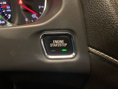 Used 2022 GMC Acadia Denali w/ Denali Technology Package image 19