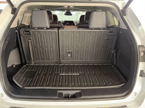 Certified 2023 Toyota Highlander XLE image 23