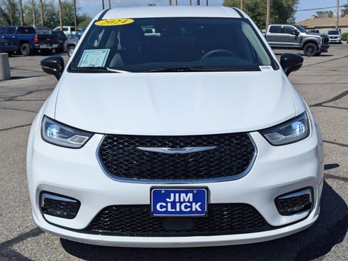 Used 2024 Chrysler Pacifica Limited FWD image 6