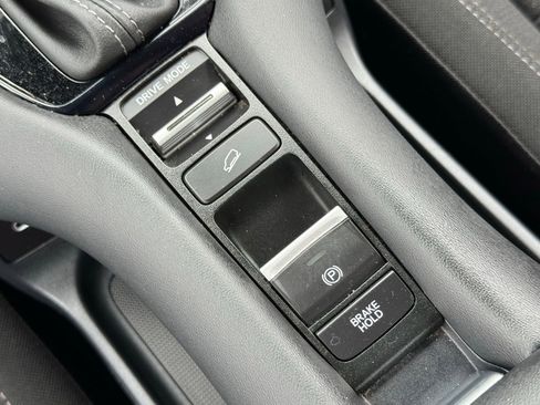 Used 2024 Honda HR-V LX image 26