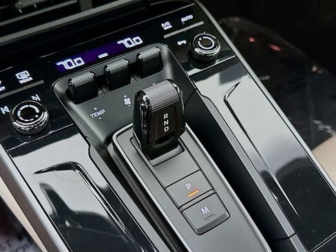 Used 2025 Porsche 911 Carrera image 18