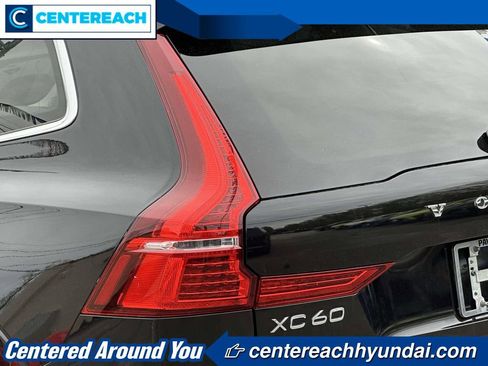 Used 2021 Volvo XC60 T5 Momentum AWD/4WD image 8