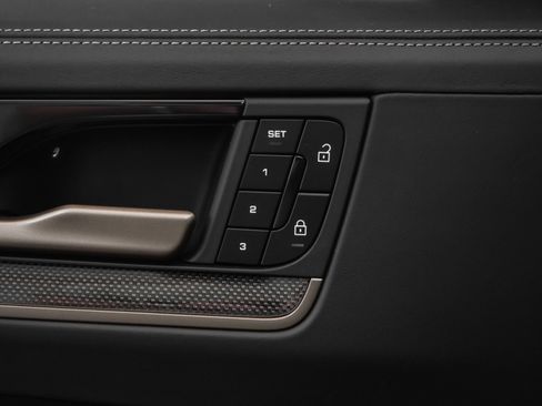 New 2025 Porsche Cayenne Turbo image 38