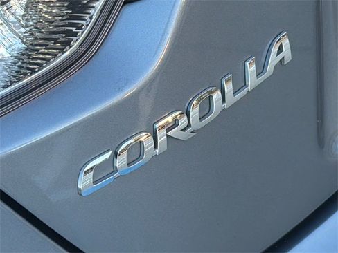 Used 2021 Toyota Corolla LE image 10