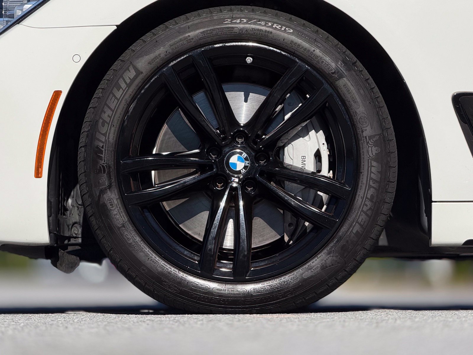 Used 2018 BMW 750i RWD image 19