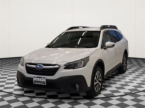 Used 2022 Subaru Outback Premium image 8