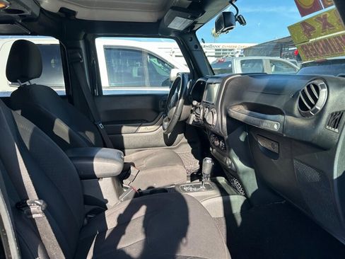 Used 2018 Jeep Wrangler Unlimited Sport S AWD/4WD image 12