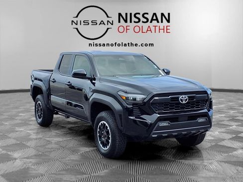 Used 2025 Toyota Tacoma TRD Off-Road AWD/4WD image 29