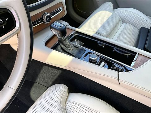 Used 2018 Volvo XC90 T6 Inscription w/ Convenience Package image 16