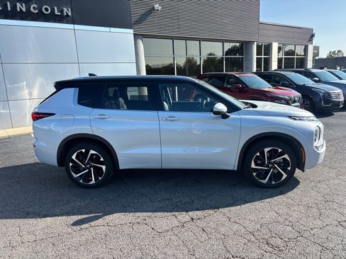 Used 2024 Mitsubishi Outlander SEL AWD/4WD image 8