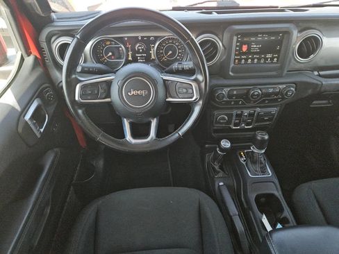 Used 2020 Jeep Wrangler Unlimited Sahara image 10