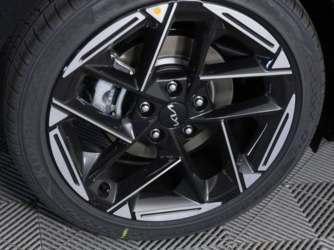 New 2025 Kia K4 GT-Line w/ GT-Line Sunroof Package image 7