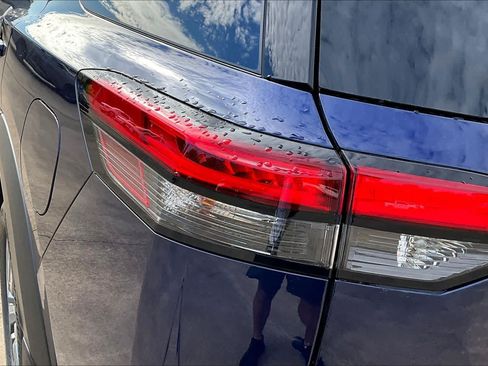 New 2026 Nissan Pathfinder SV w/ SV Premium Package FWD image 12