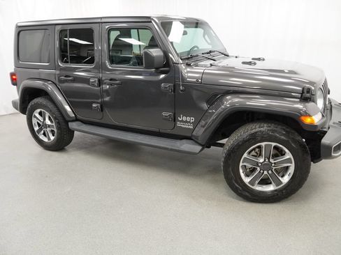 Used 2020 Jeep Wrangler Unlimited Sahara w/ Cold Weather Group AWD/4WD image 6
