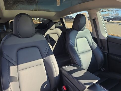 Used 2025 Tesla Model Y Long Range image 24