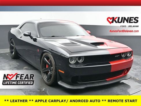 Used 2016 Dodge Challenger SRT Hellcat image 1