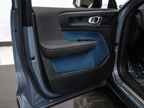 Used 2023 Volvo C40 P8 Recharge Ultimate image 45