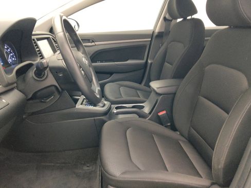 Used 2018 Hyundai Elantra Value Edition FWD image 17