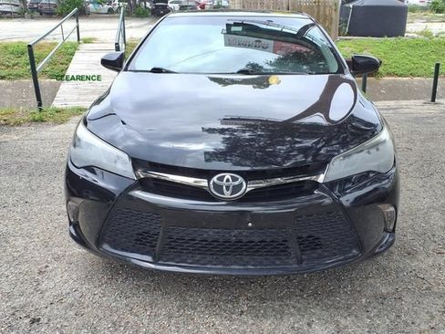 Used 2017 Toyota Camry XSE FWD image 2