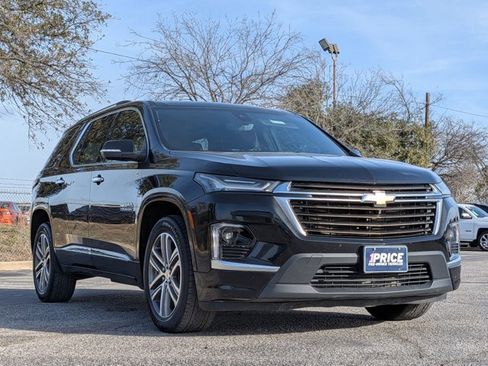 Used 2023 Chevrolet Traverse High Country w/ LPO, Floor Liner Package image 3