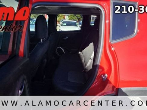 Used 2015 Jeep Renegade Latitude FWD image 28