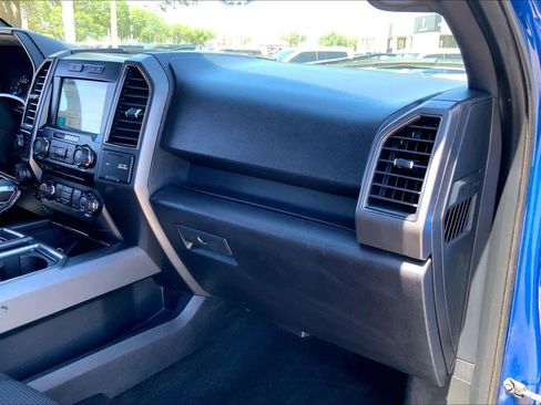 Used 2017 Ford F150 XLT w/ Equipment Group 302A Luxury AWD/4WD image 19