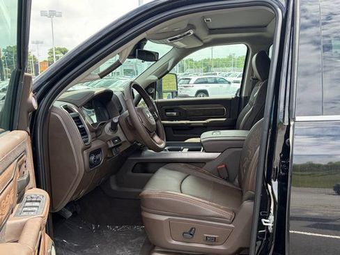 New 2026 RAM 2500 Limited AWD/4WD image 16