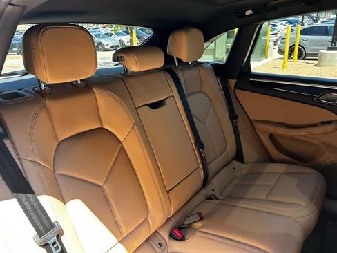 Certified 2026 Porsche Macan image 12