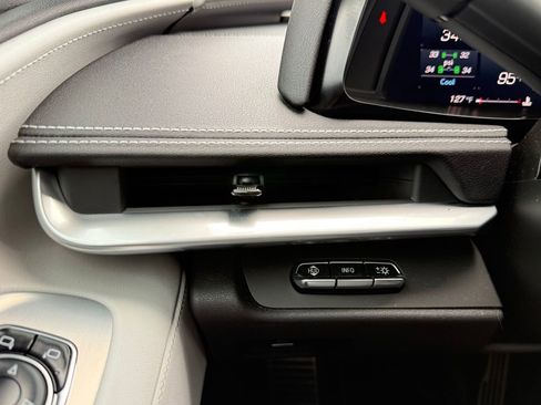 Used 2021 Chevrolet Corvette Stingray Preferred Cpe w/ Battery Protection Package RWD image 14