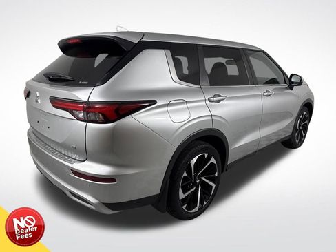 Used 2022 Mitsubishi Outlander SE AWD/4WD image 3