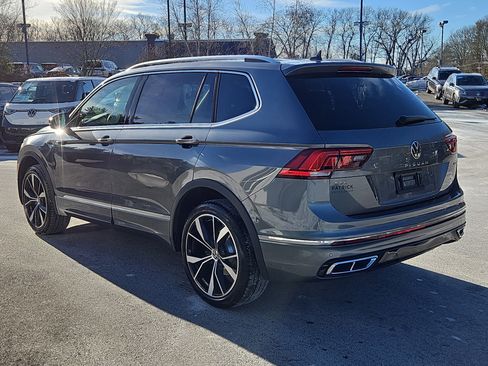 Certified 2022 Volkswagen Tiguan SEL R-Line image 30