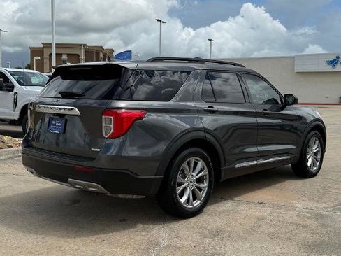 Certified 2020 Ford Explorer XLT w/ Equipment Group 202A RWD image 5