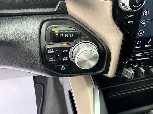 Used 2022 RAM 1500 Laramie w/ Laramie Southwest Edition AWD/4WD image 19