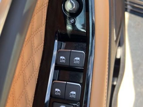 Used 2024 Jeep Grand Cherokee Summit image 20